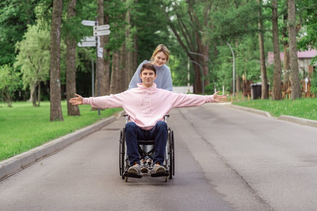 Wheelchair man with girl friend does not feel unloveable